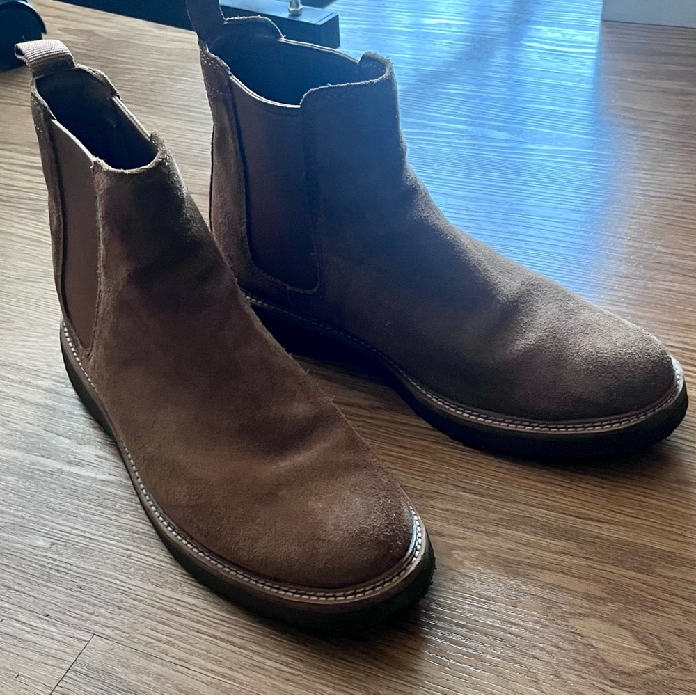 Men's Brown Suede Chelsea Boots Size US 8